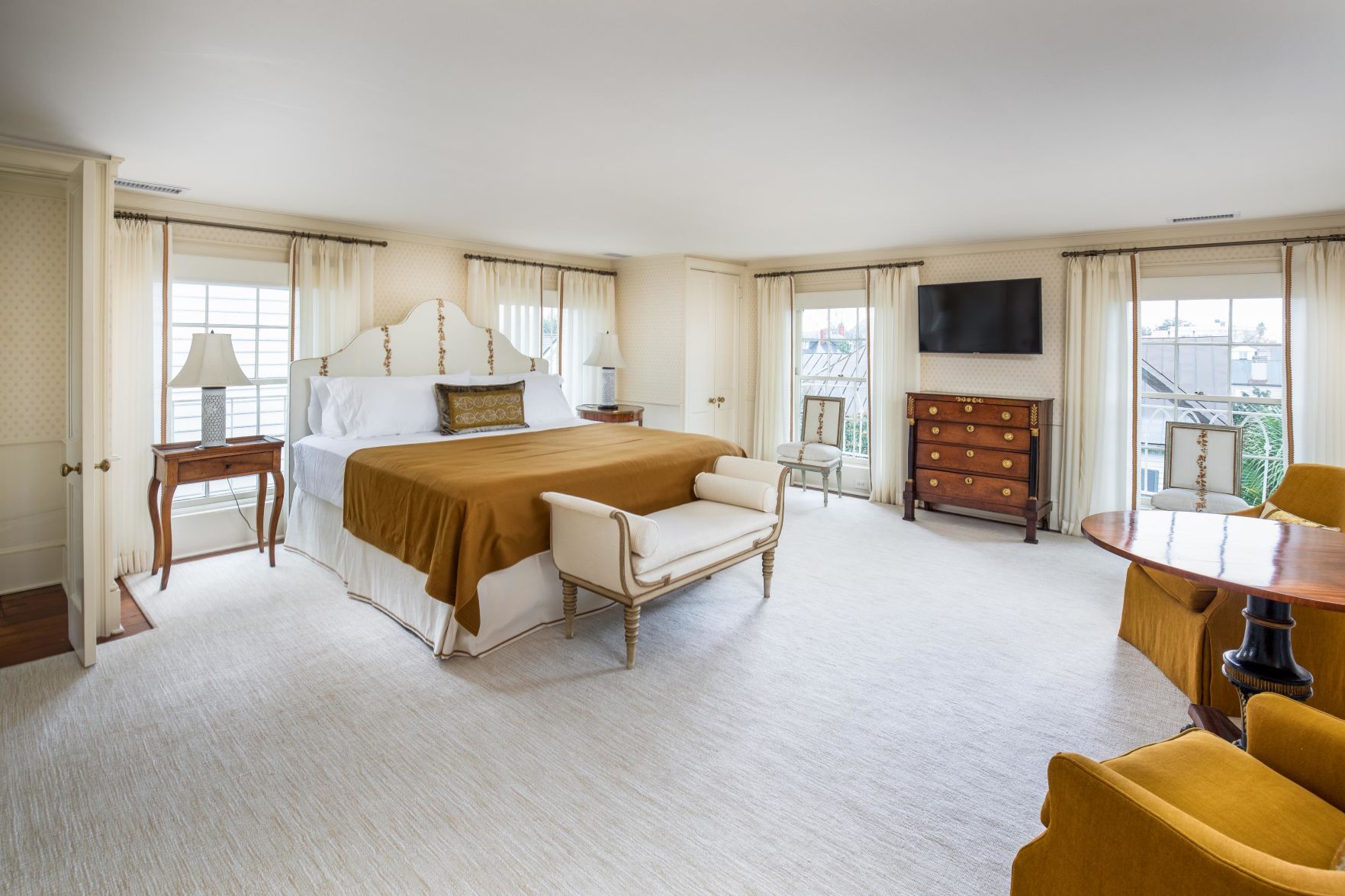 10 King Street Master Bedroom